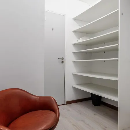 Individual Bedroom Near Metro, In A Quiet Shared Appt *