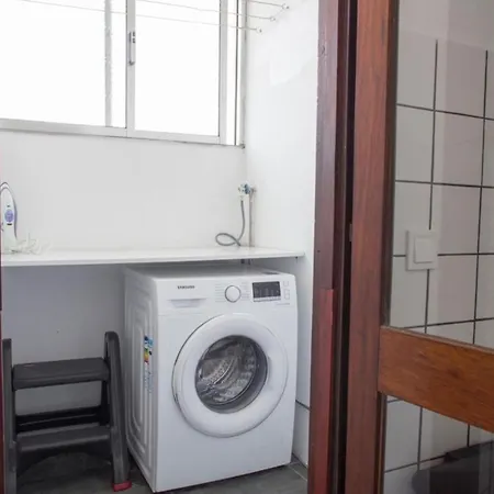 Pensión Individual Bedroom Near Metro, In A Quiet Shared Appt Oporto